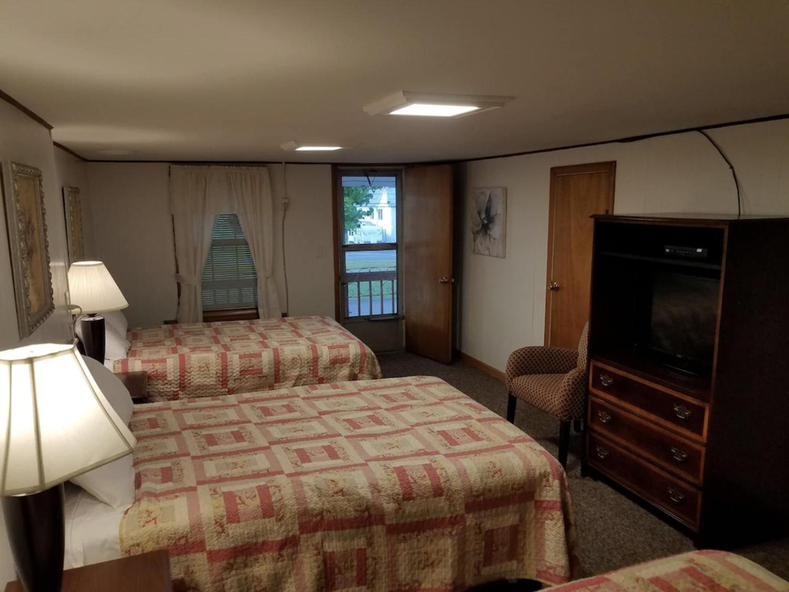 Hillside Motel Лурей Екстериор снимка