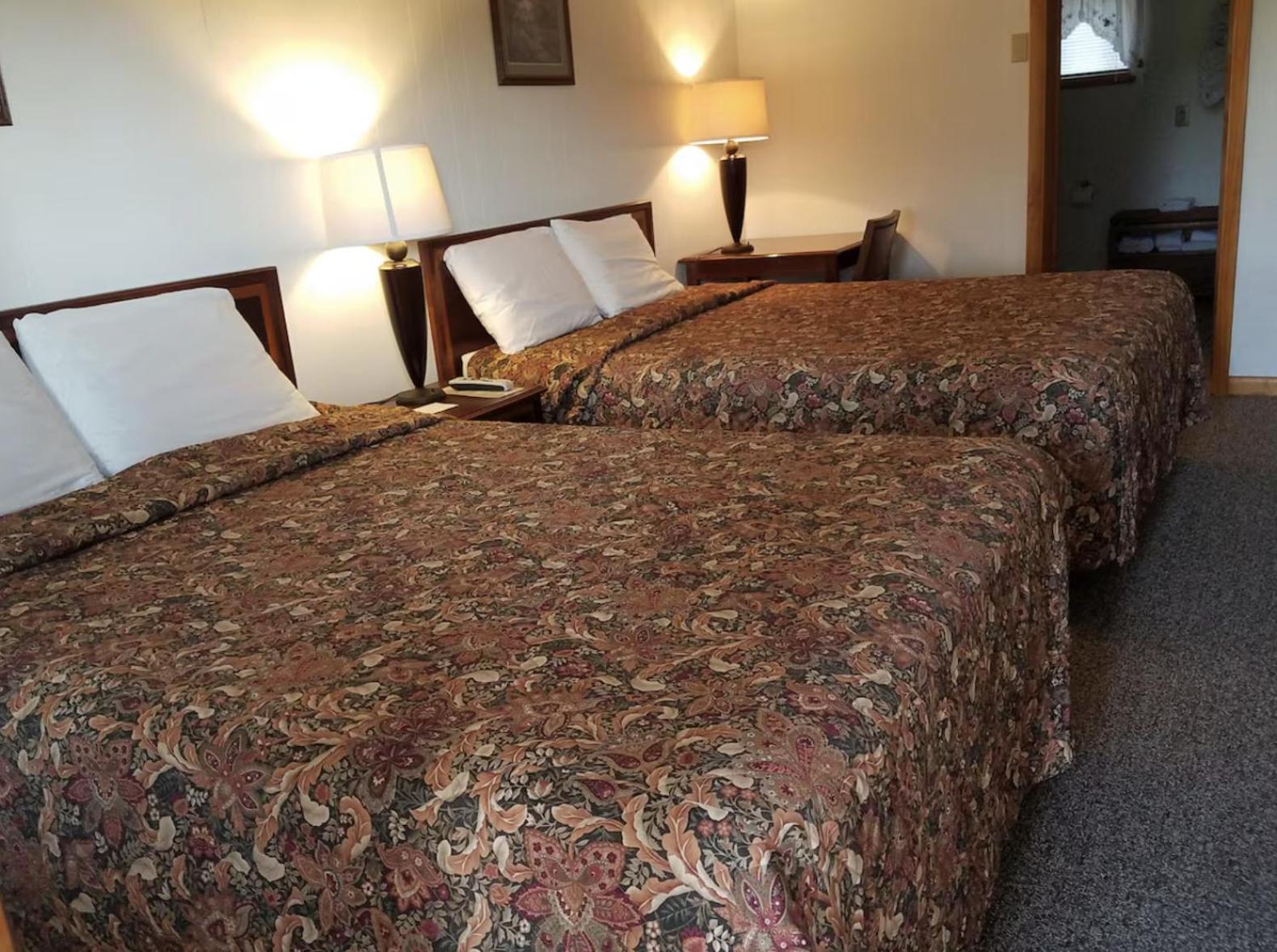 Hillside Motel Лурей Екстериор снимка